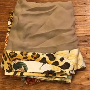 Salvatore Ferragamo Scarf- like new